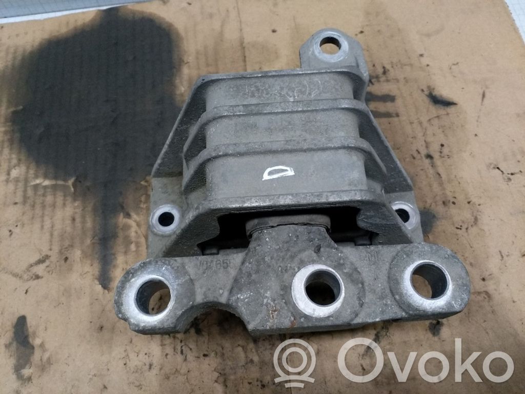 Opel Vectra C Engine mount bracket 