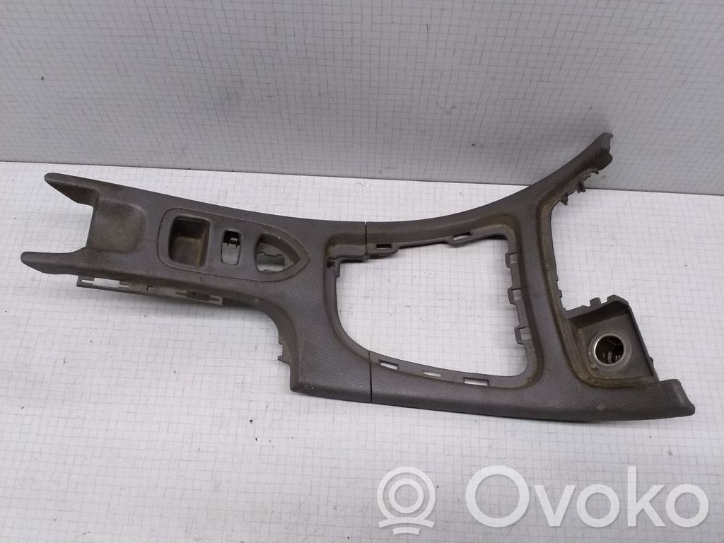 Renault Laguna II Ātrumu pārslēgšanas sviras dekoratīvā apdare (plastmasas) 