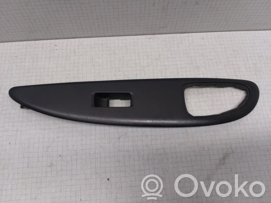 Nissan Primera Front door window switch trim 