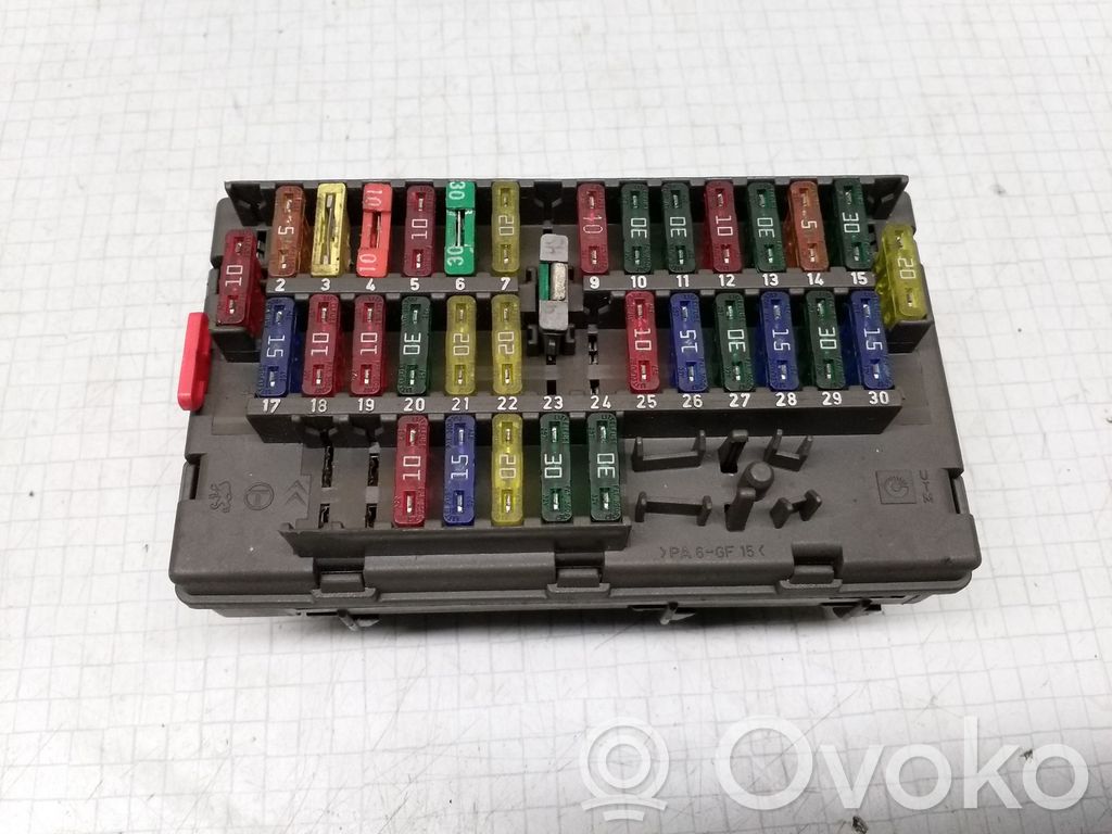 Peugeot 806 Fuse module 