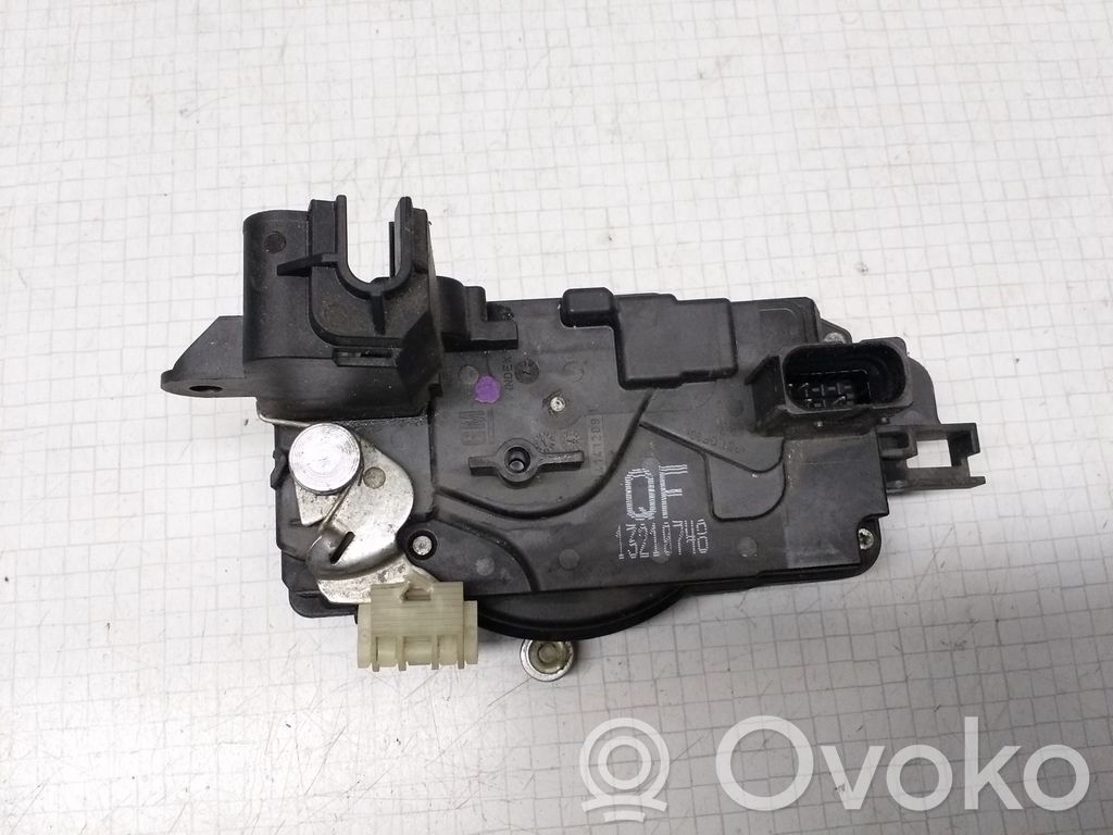 Opel Astra H Etuoven lukko 