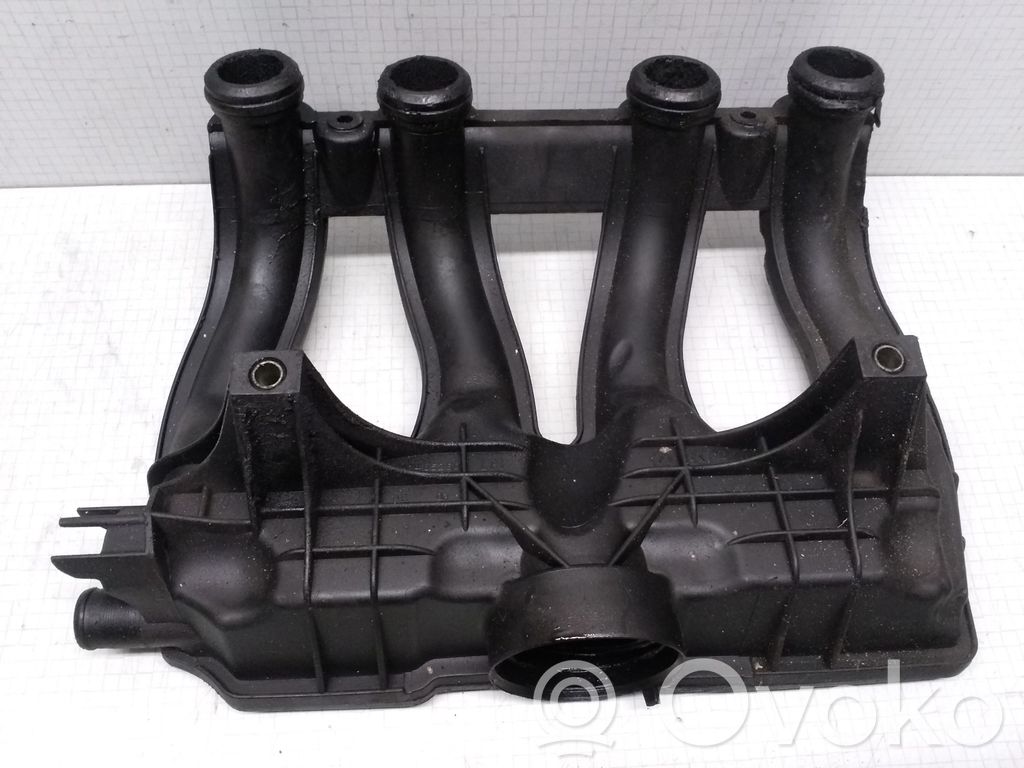 Peugeot 206 Colector de admisión 