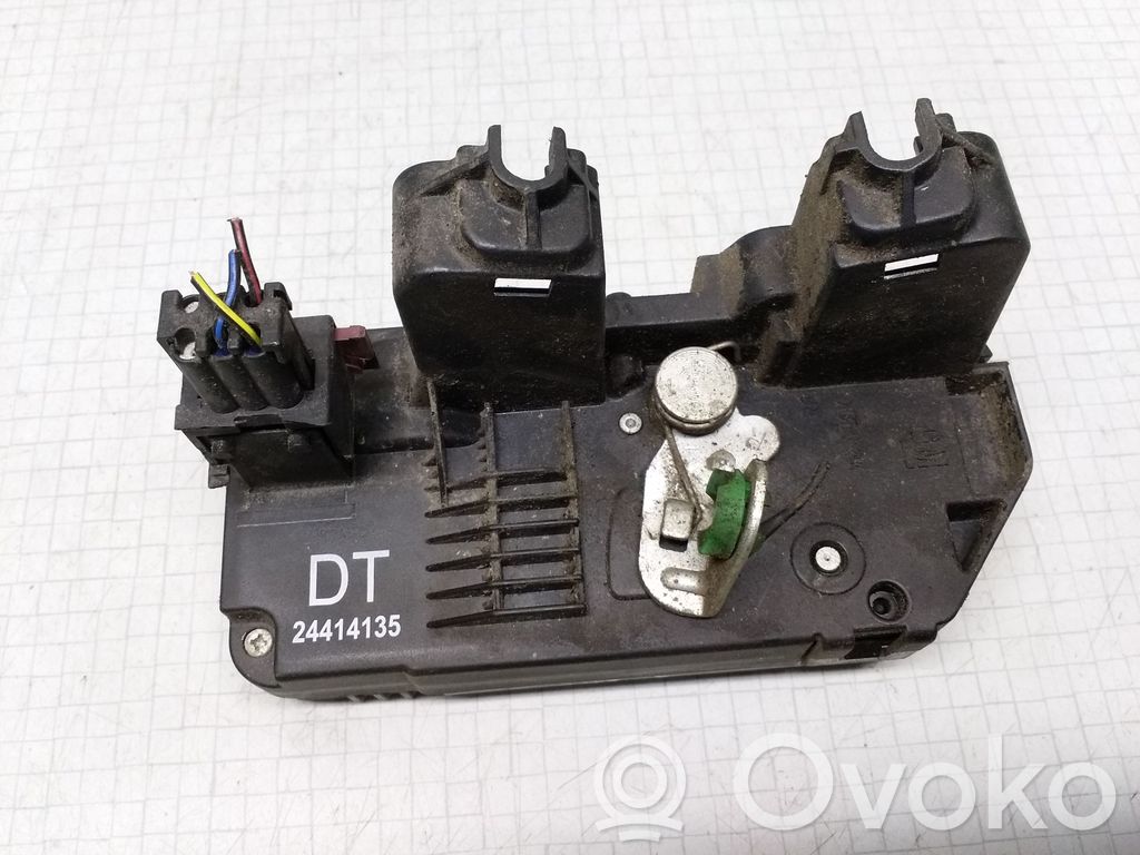 Opel Zafira A Takaoven lukko 