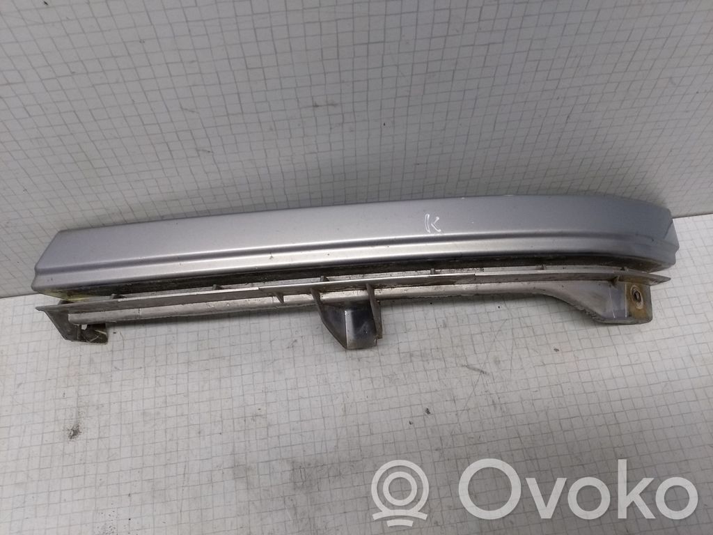 Opel Zafira A Moulure sous phares 