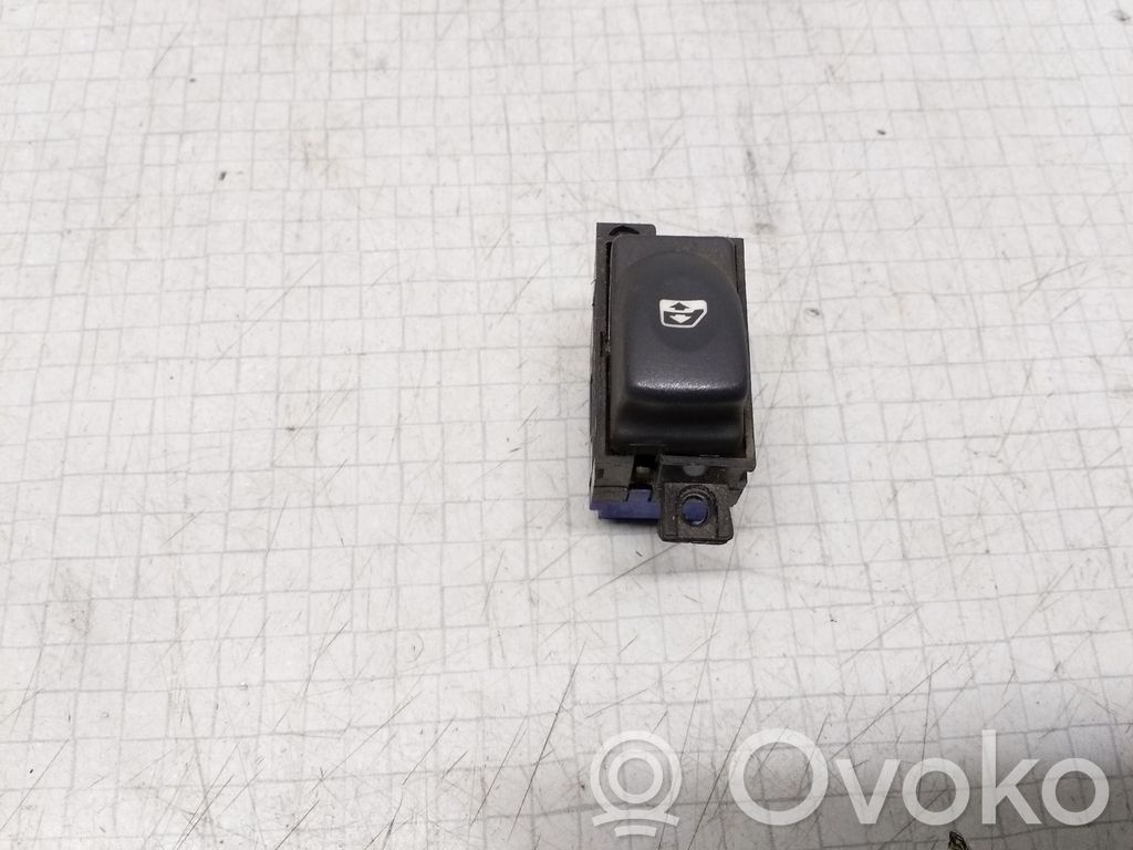 Renault Laguna I Electric window control switch 