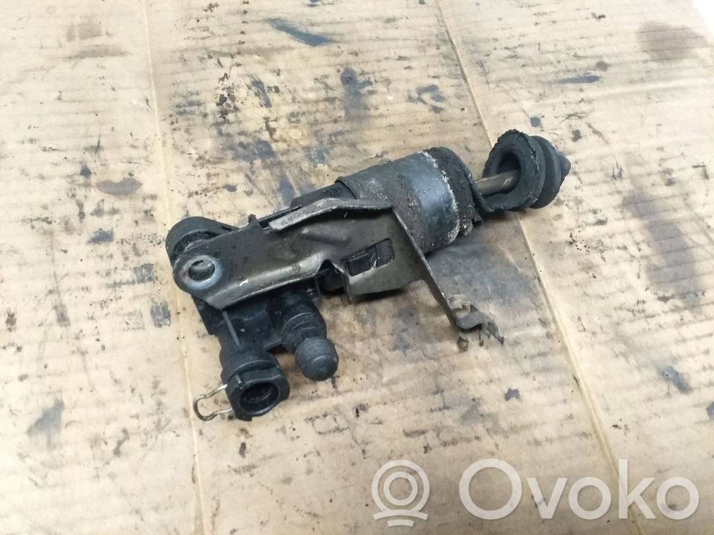 Audi A4 S4 B7 8E 8H Kytkimen apusylinteri 