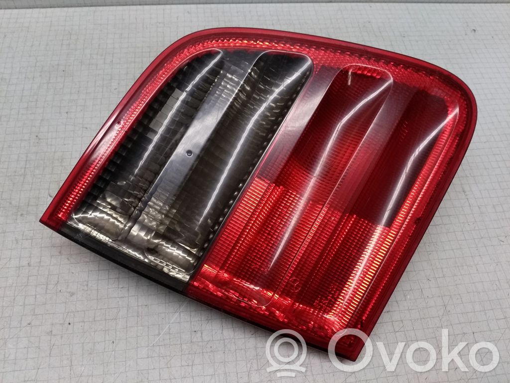 Mercedes-Benz E W210 Lampy tylnej klapy bagażnika 