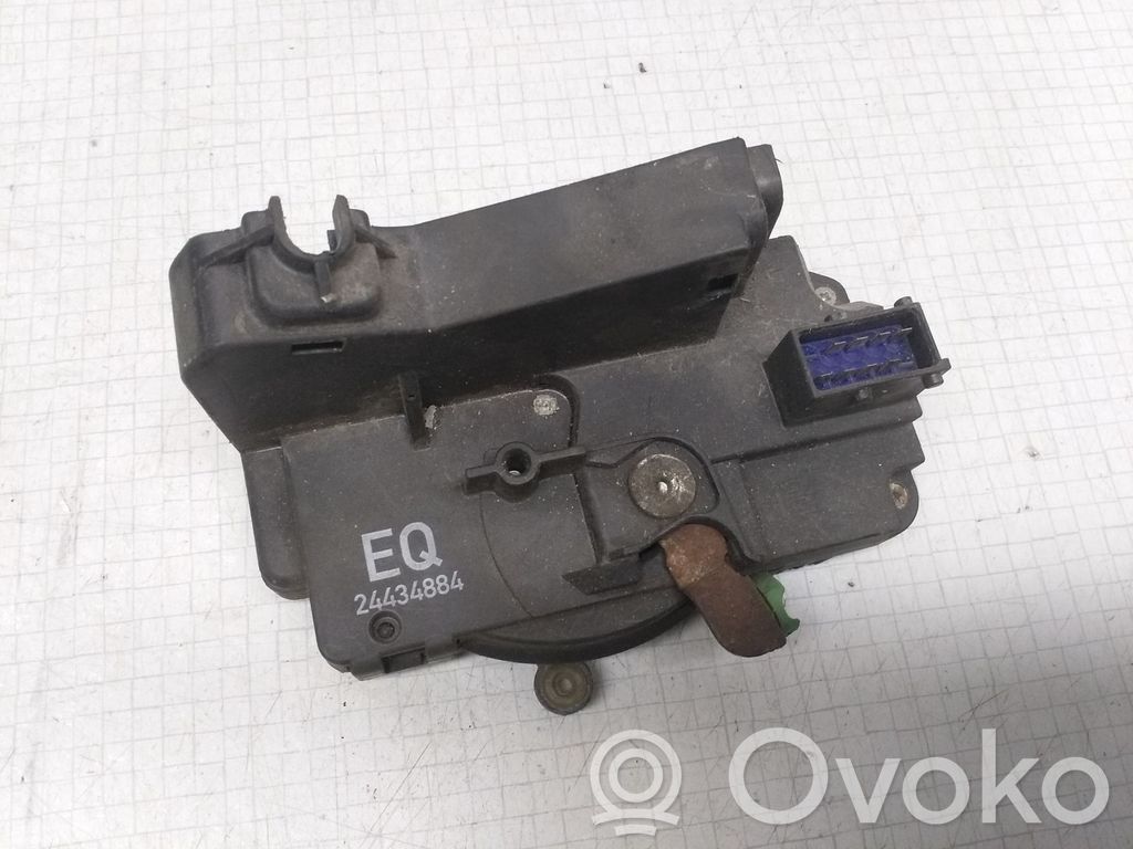 Opel Combo C Priekšpusē slēdzene 