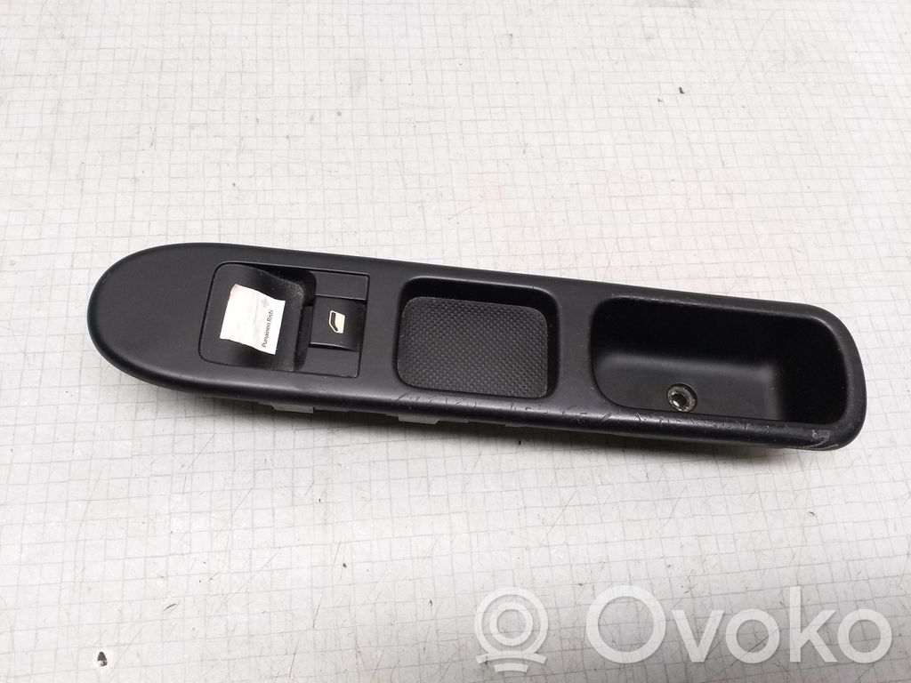 Peugeot 307 Electric window control switch 