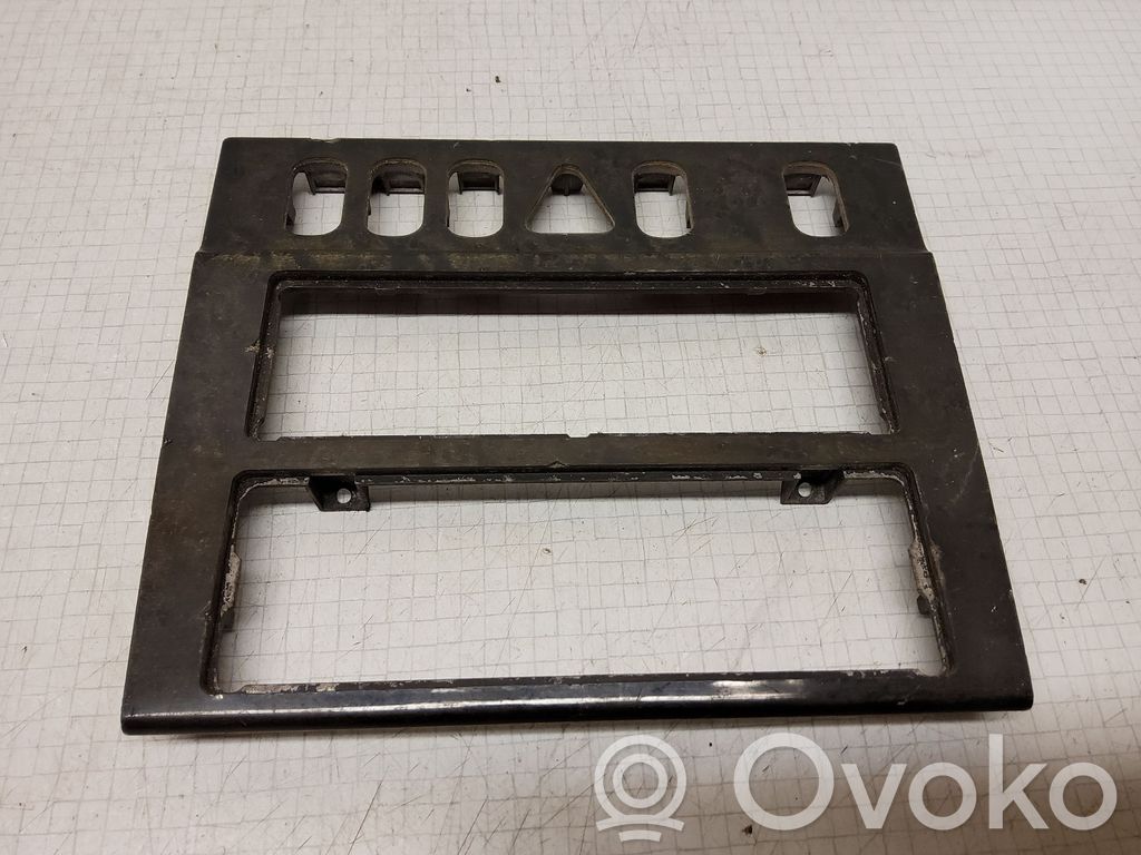 Mercedes-Benz E W210 Panelės apdailos skydas (centrinis) 