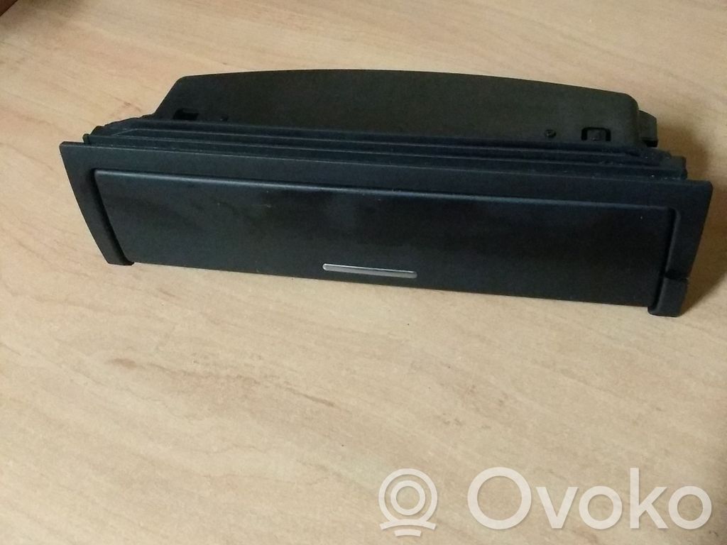 Handschuhfach   8196115121451