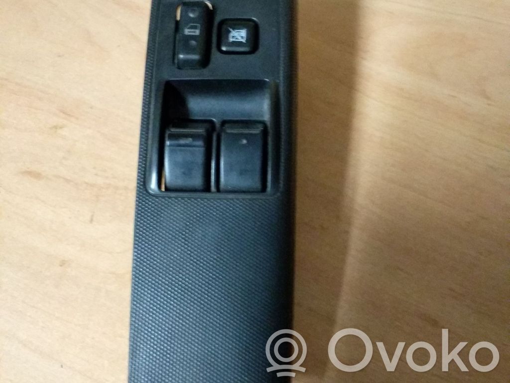 Toyota Corolla Verso E121 Electric window control switch 