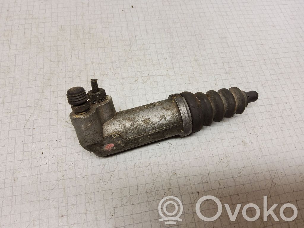 Audi 80 90 B3 Kytkimen apusylinteri 