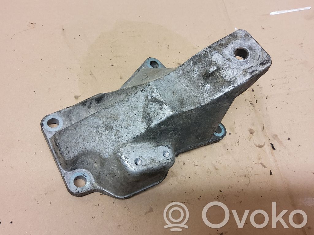 Audi A6 S6 C4 4A Gearbox mounting bracket 