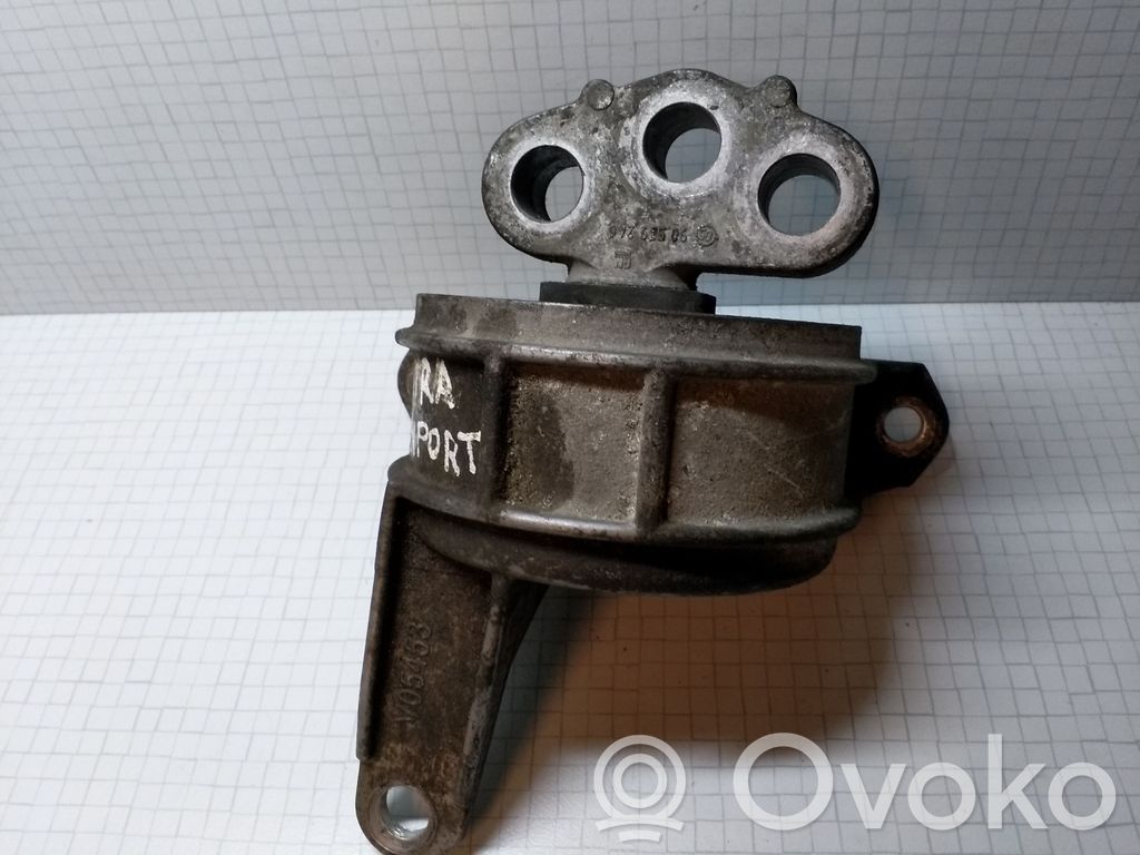 Opel Astra G Engine mount bracket 