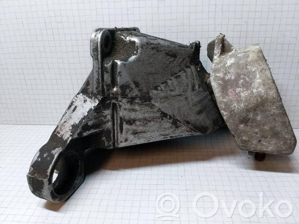 Audi A6 S6 C4 4A Engine mount bracket 