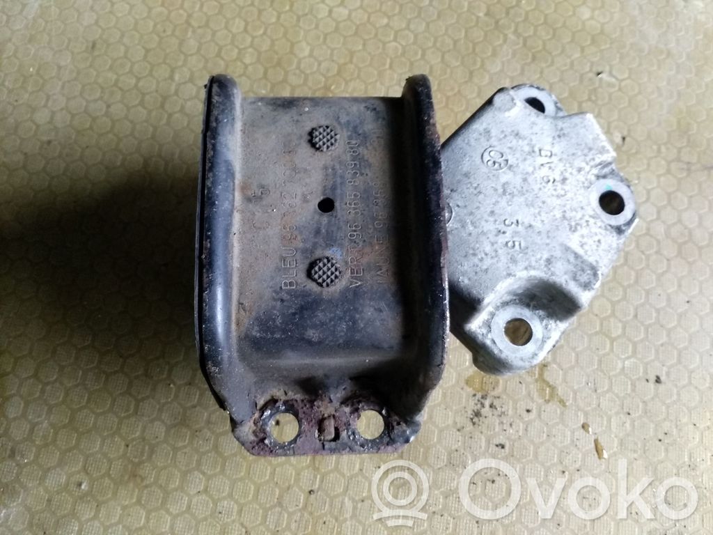 Citroen C4 I Engine mount bracket 