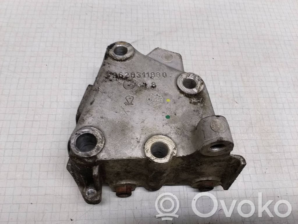 Peugeot 307 Engine mounting bracket 