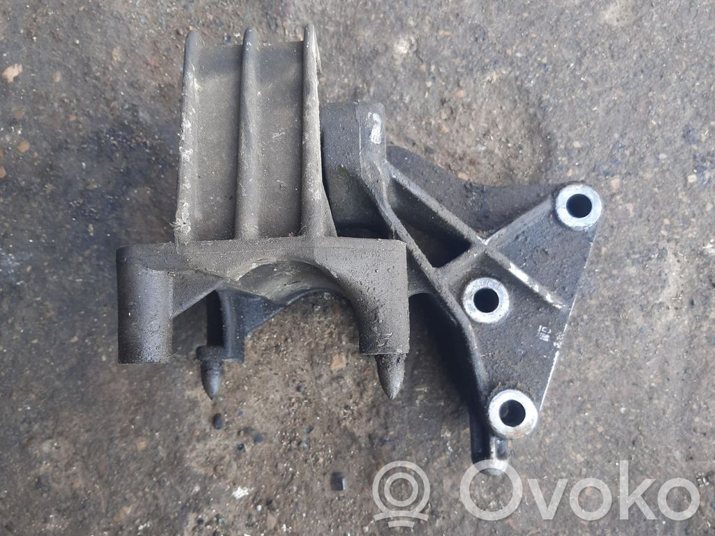 Opel Vectra B Gearbox mounting bracket 