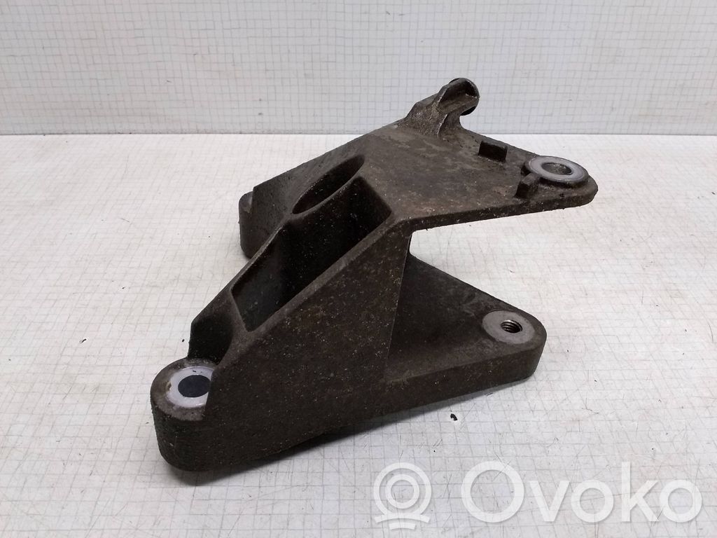 Opel Vectra C Engine mounting bracket 