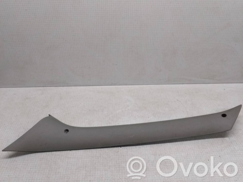 Osłona słupka szyby przedniej / A   7700351770,25876,05548
