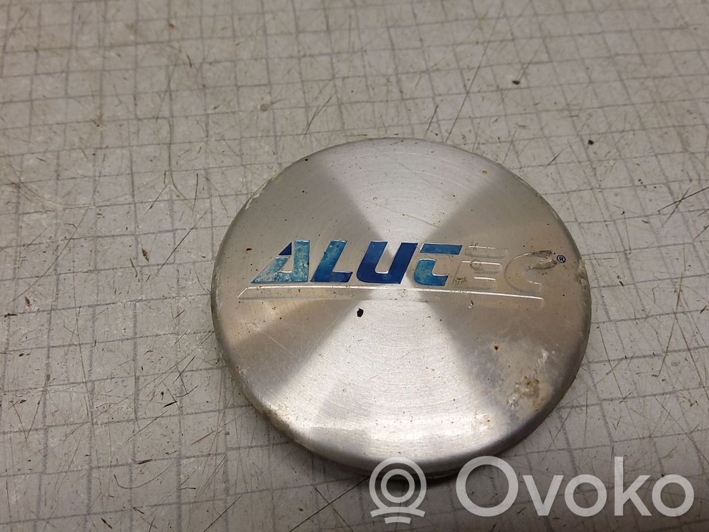 Subaru Legacy Non-original wheel cap 