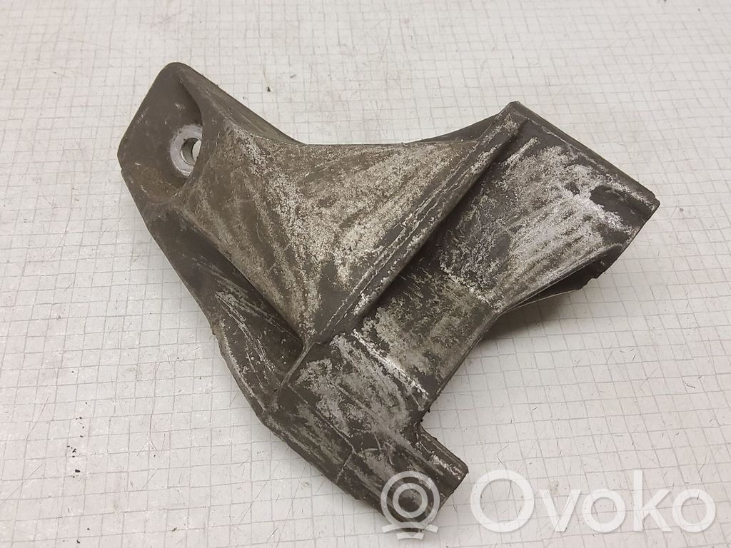 Engine mounting bracket