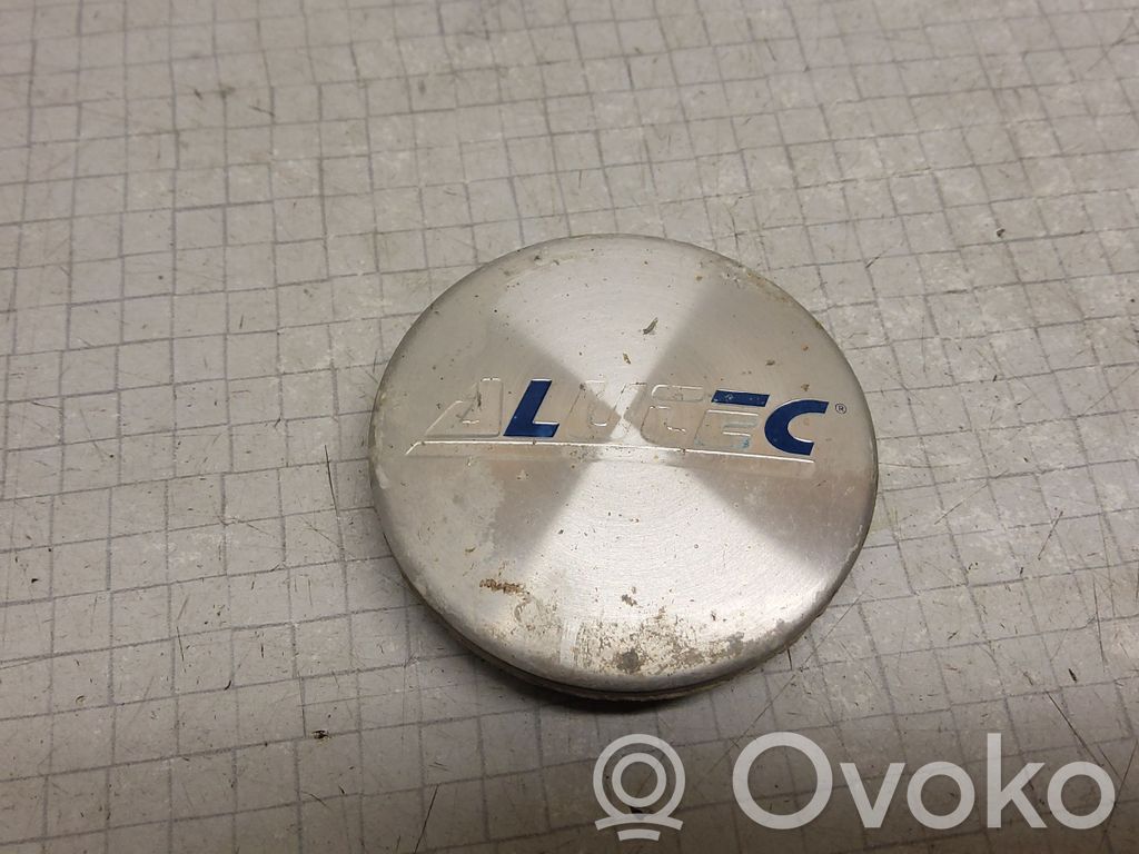 Subaru Legacy Non-original wheel cap 
