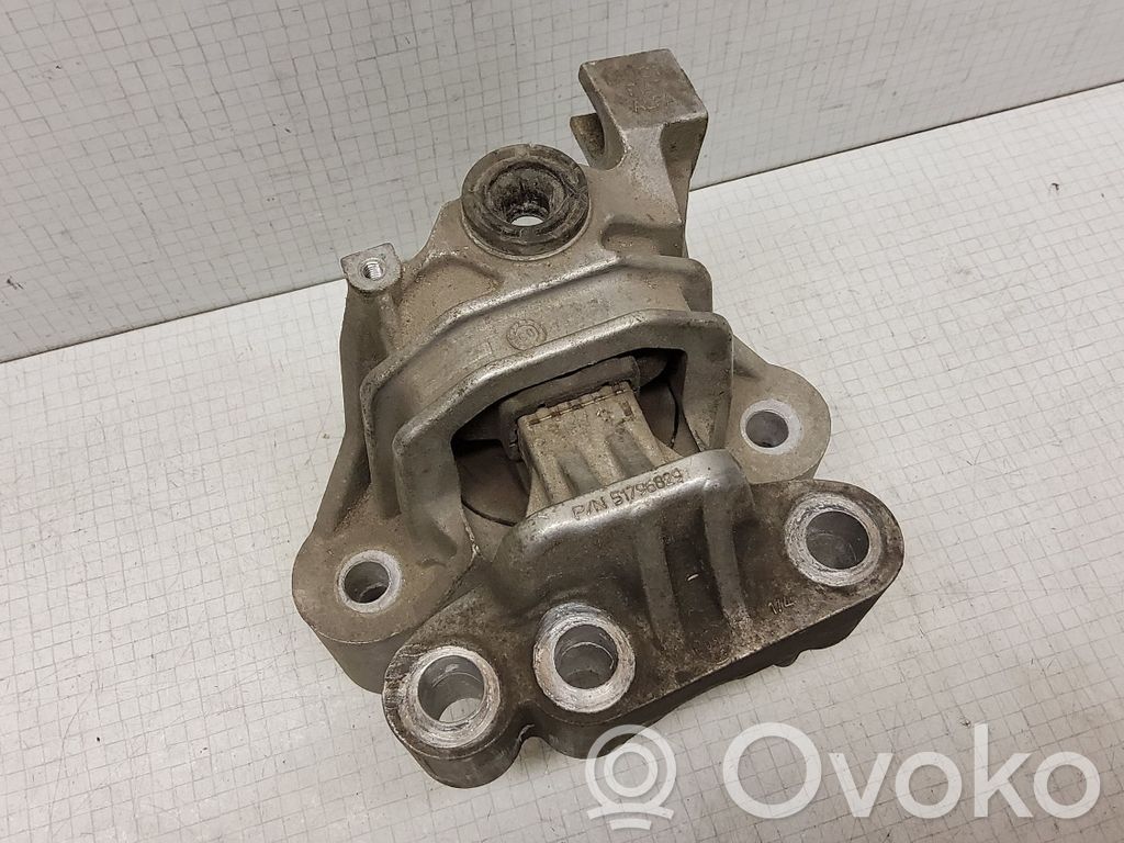 Fiat Bravo Engine mount bracket 