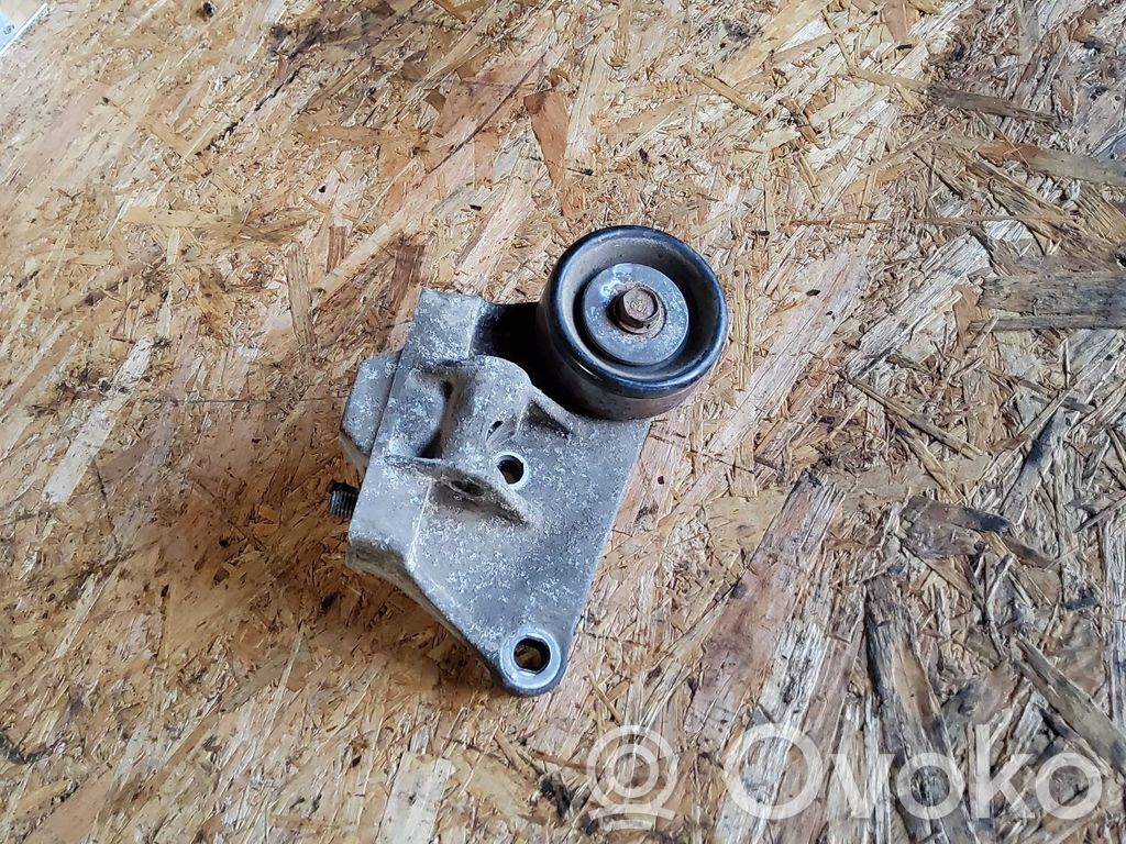 Chrysler Town & Country IV Engine mounting bracket 