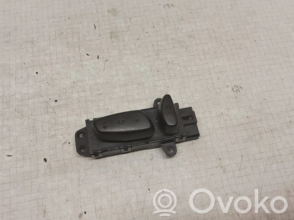 Interruptor de control del asiento   89754D