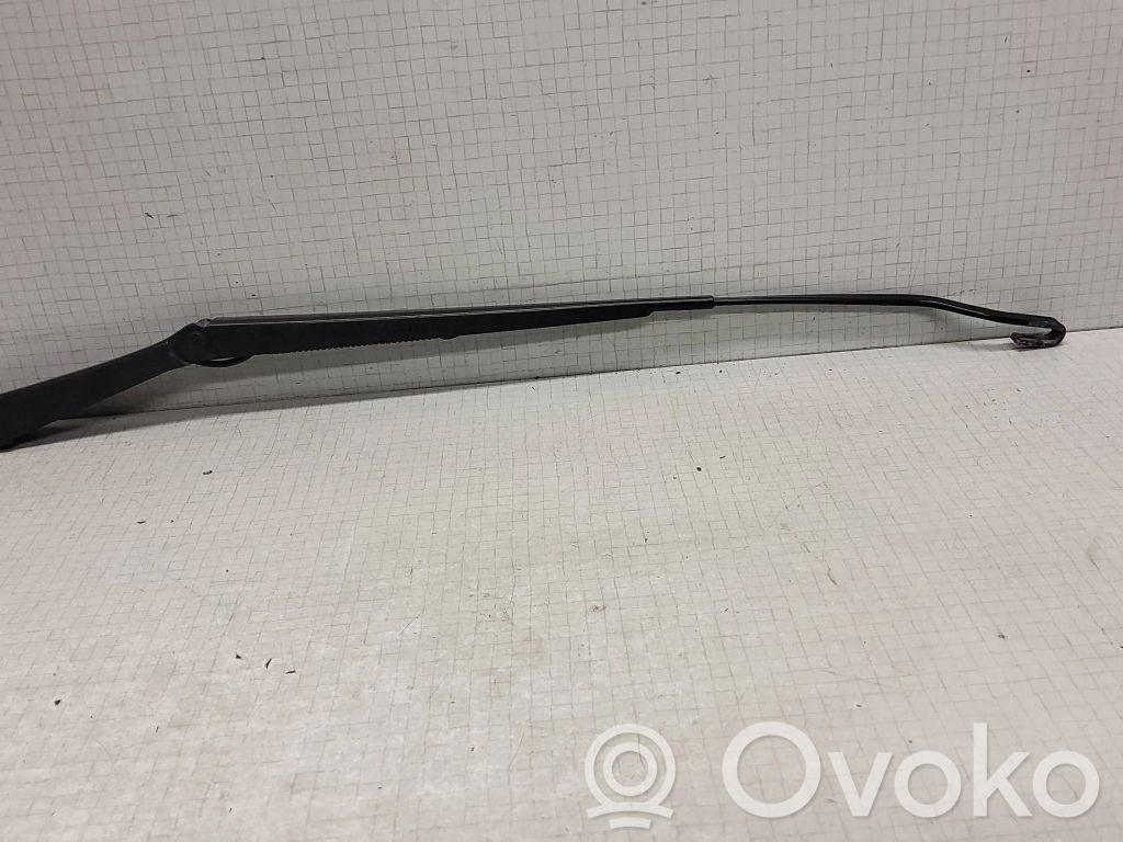 Ford Focus Front wiper blade arm 