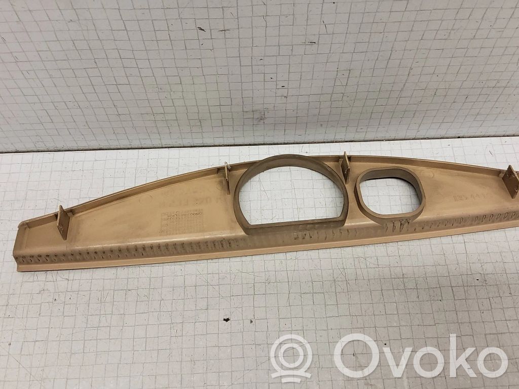 Tailgate/trunk upper cover trim   8233370,13S4419