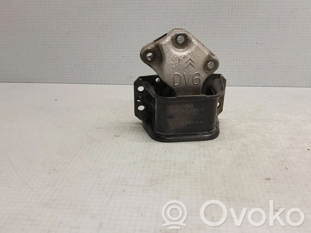 Peugeot 307 Engine mount bracket 