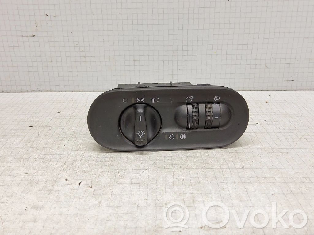 Seat Alhambra (Mk1) Light switch 