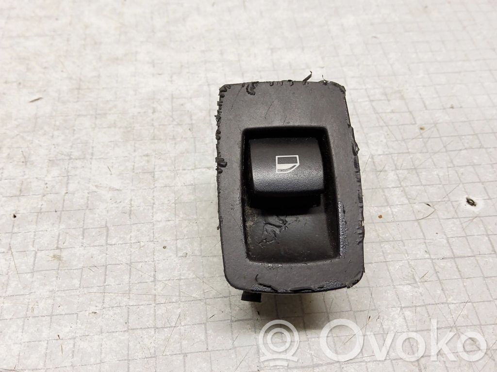 Electric window control switch   15939862,3415654,15979805123A,6928249