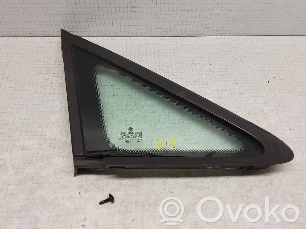 Volkswagen Caddy Front triangle window/glass 