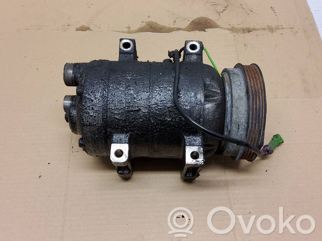 Audi A4 S4 B5 8D Kompresor / Sprężarka klimatyzacji A/C 