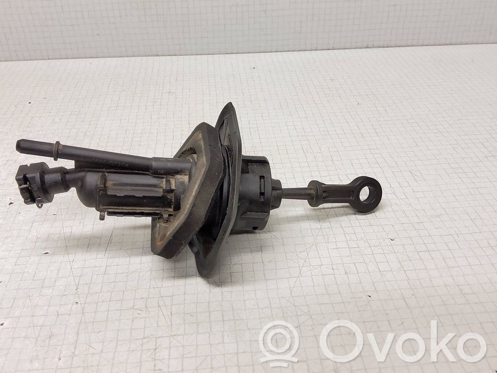 Ford Mondeo MK IV Kytkimen pääsylinteri 
