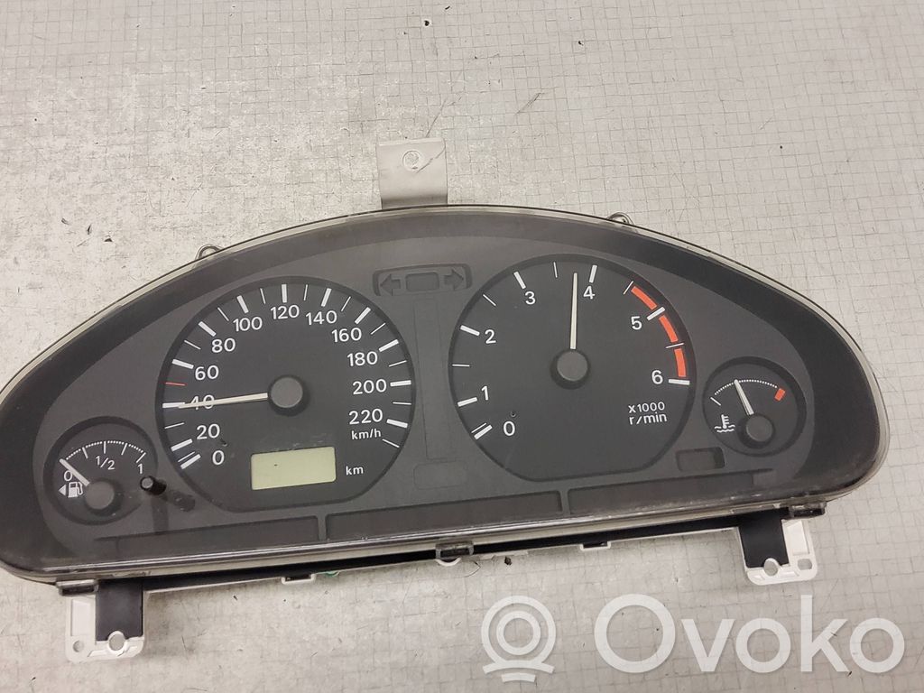 Mitsubishi Space Star Speedometer (instrument cluster) 