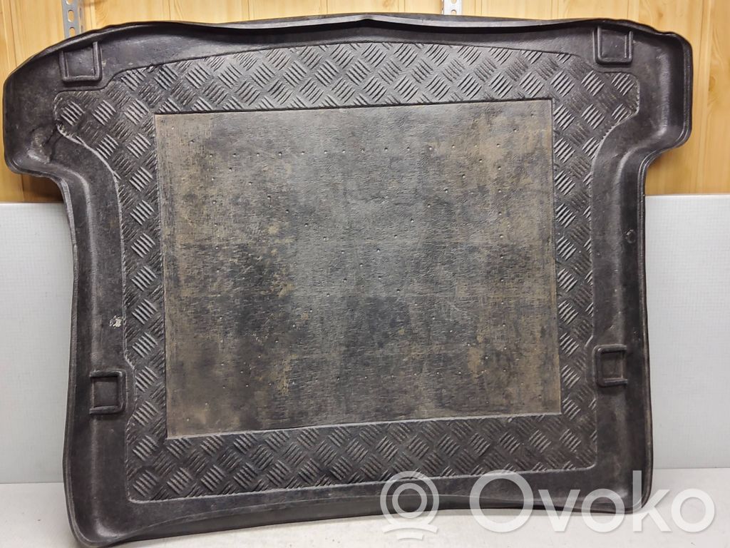 Trunk/boot mat liner