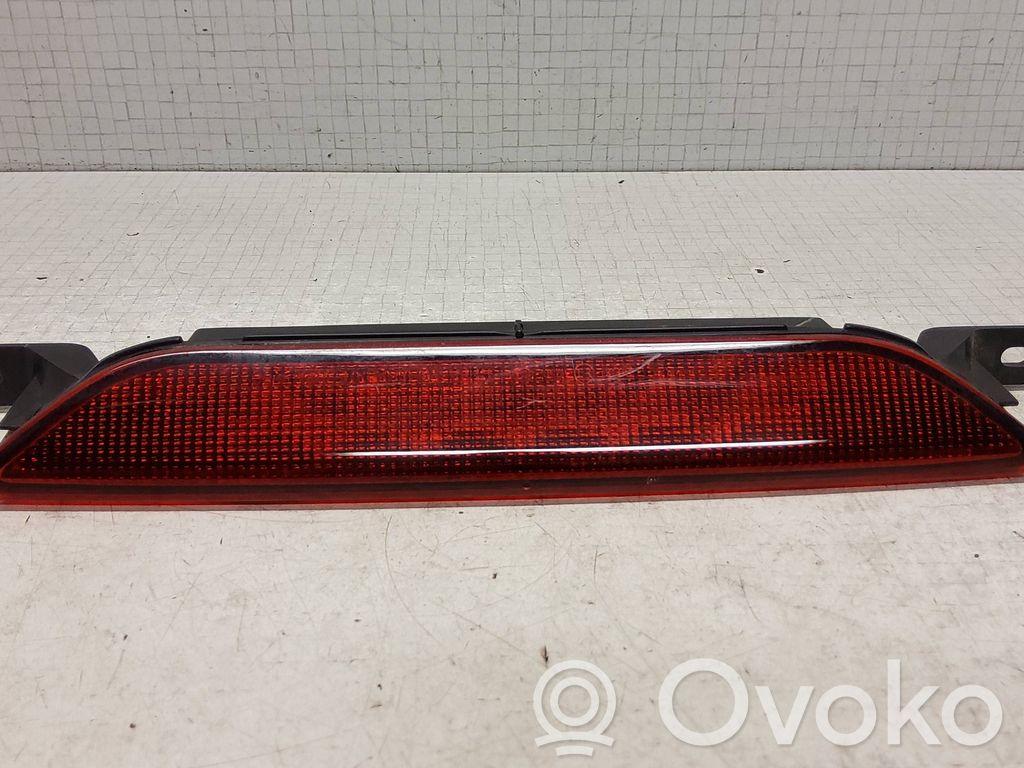 Jeep Grand Cherokee Third/center stoplight 