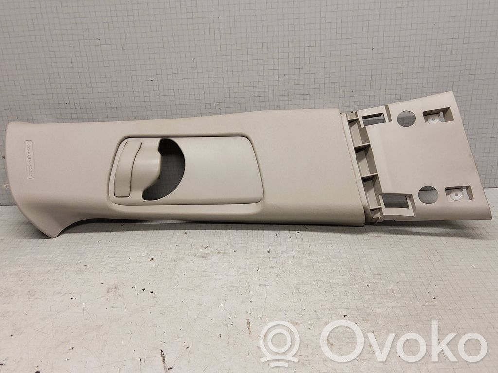 Subaru Outback Pilar (B) (superior) 