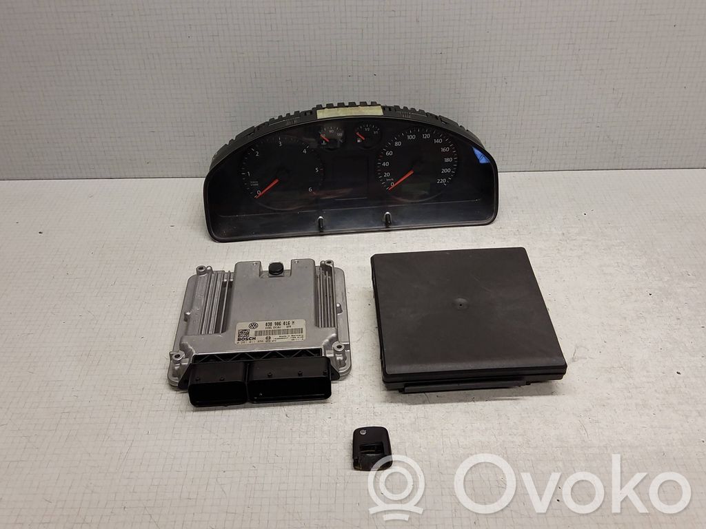 Volkswagen Transporter - Caravelle T5 Komputer / Sterownik ECU i komplet kluczy 