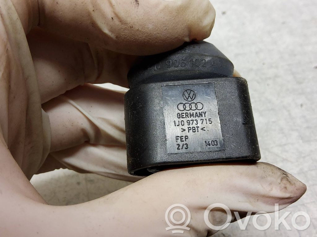 Audi A4 S4 B7 8E 8H Wiązka przewodów drzwi przednich 