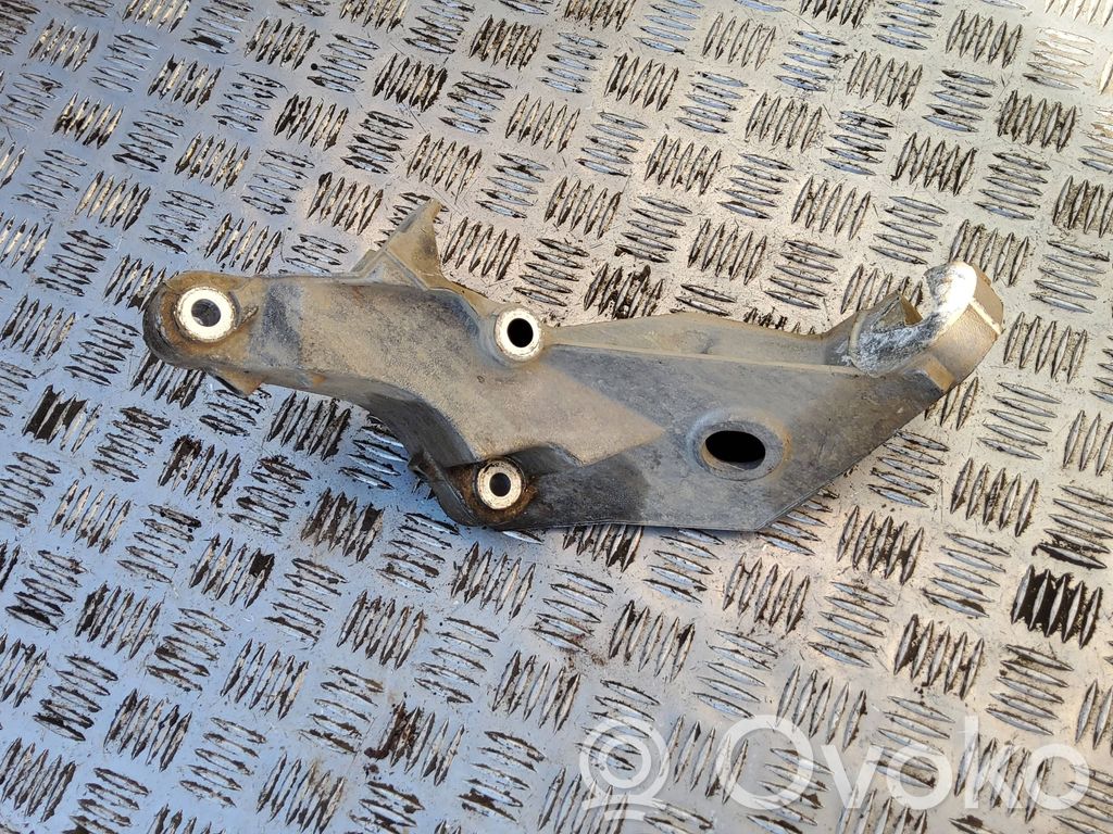 Saab 9-5 Engine mounting bracket 