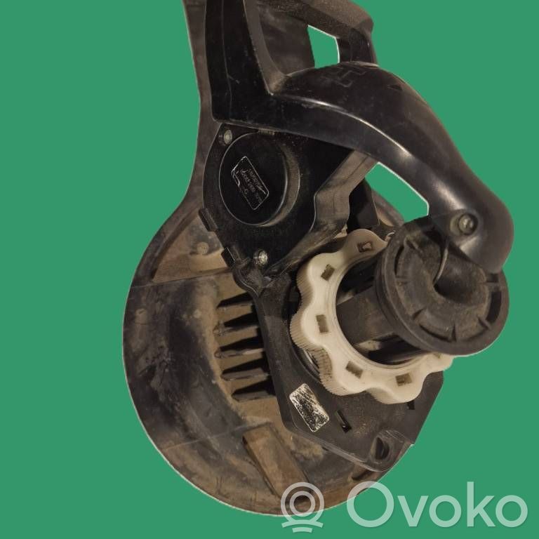 Renault Modus Spare wheel mounting bracket 