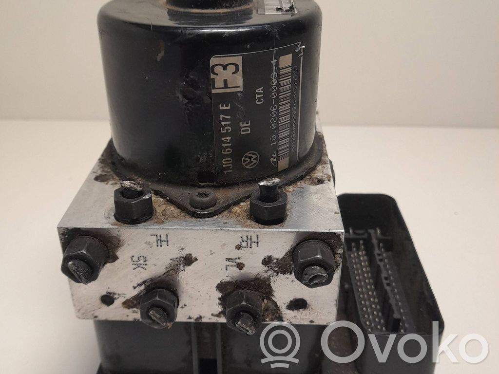 Volkswagen Golf IV ABS Pump 
