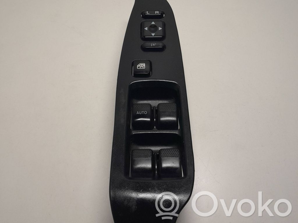Subaru Legacy Electric window control switch 