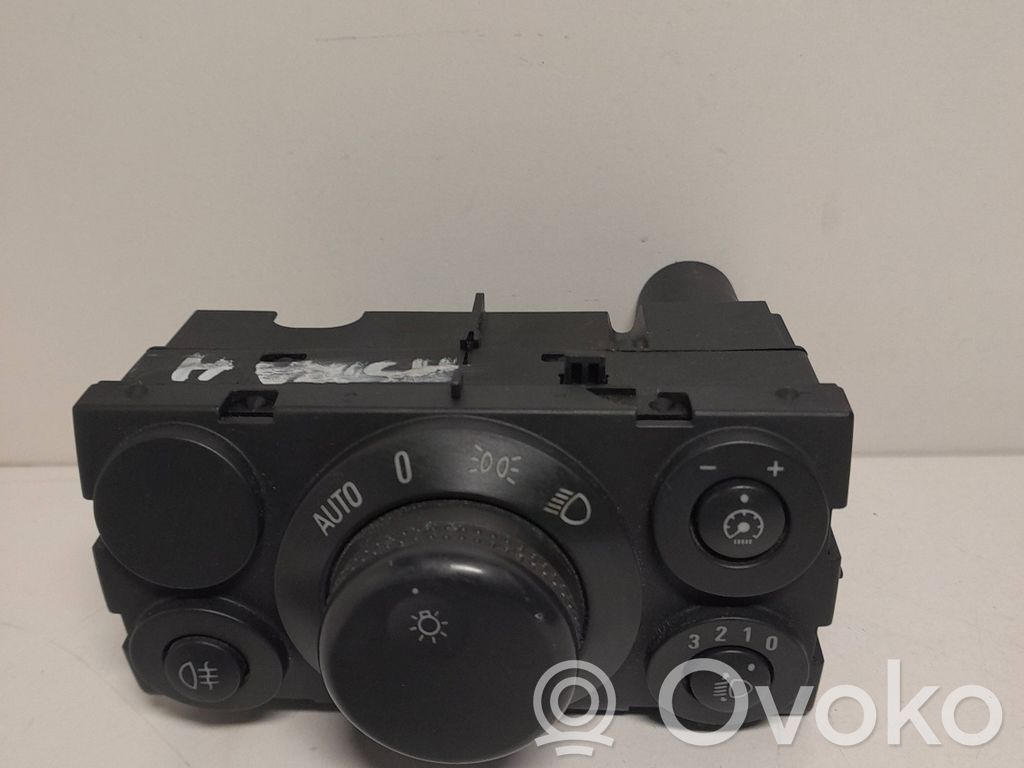 Opel Astra H Light switch 